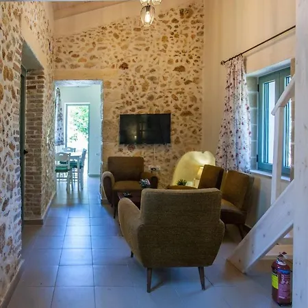 Holiday home Casa Athelia: Traditional Home, Local Neighborhood