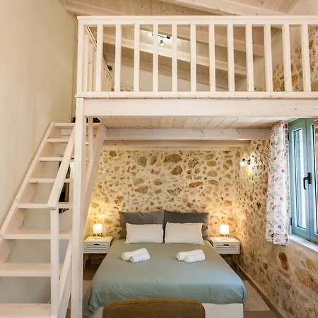 Casa Athelia: Traditional Home, Local Neighborhood Holiday home *