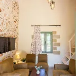 Casa Athelia: Traditional Home, Local Neighborhood Будинок відпочинку *