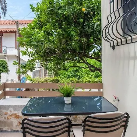 Casa Athelia: Traditional Home, Local Neighborhood * La Canée